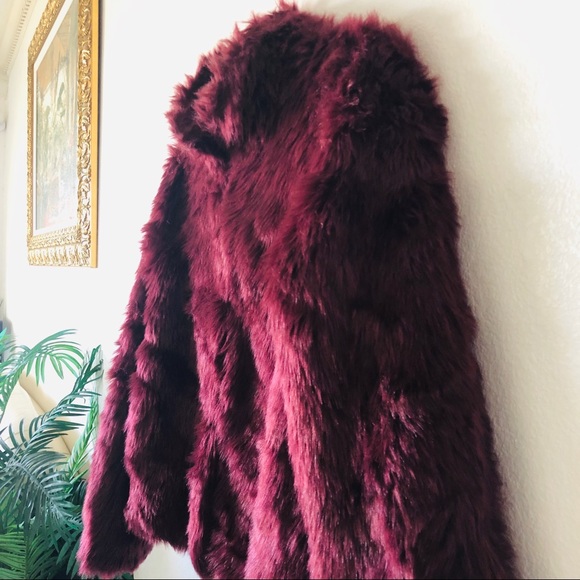 Forever 21 Burgundy Clip on faux fur jacket - Picture 5 of 8